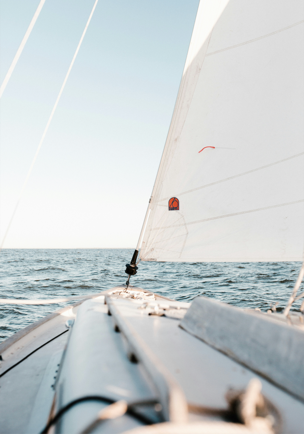 How to Dress for a Summer Sailing Trip: Complete Guide for Packing